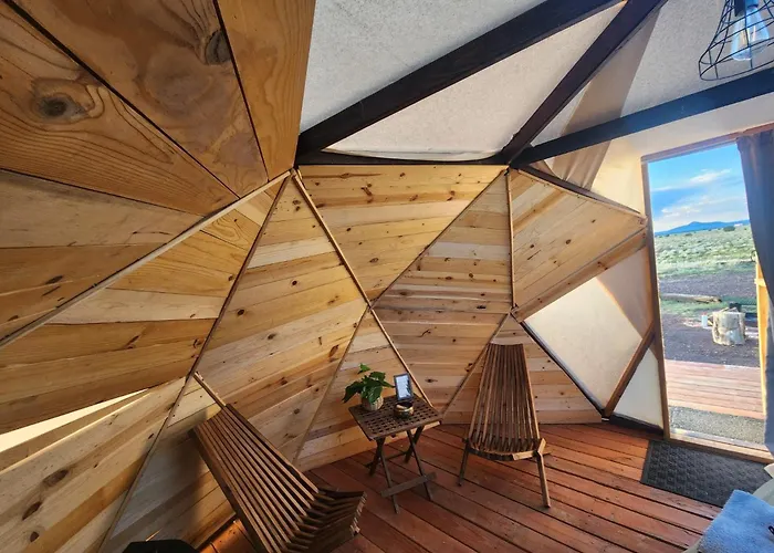Camping Raptor Ranch